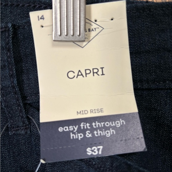 Capris - Picture 9 of 9